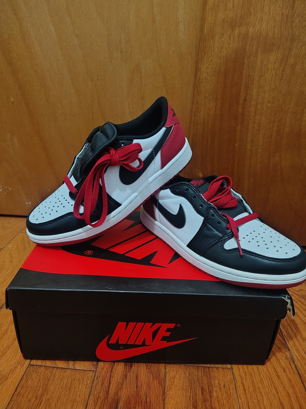 Nike Men’s Low-Top Sneakers — Black, White & Red
